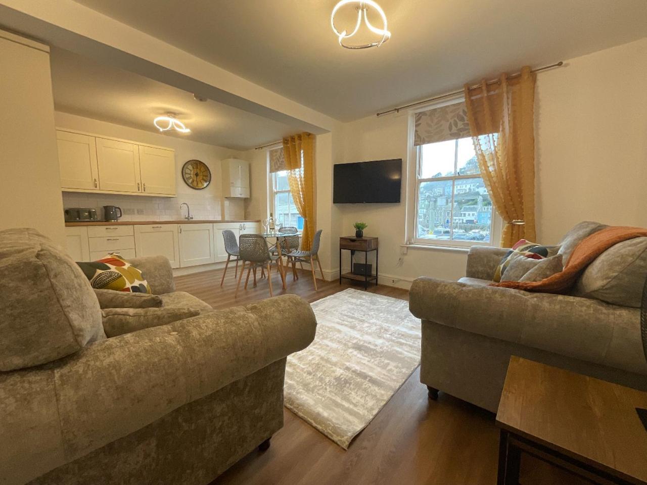Gregory Flats No. 1, By Homeinspire Looe